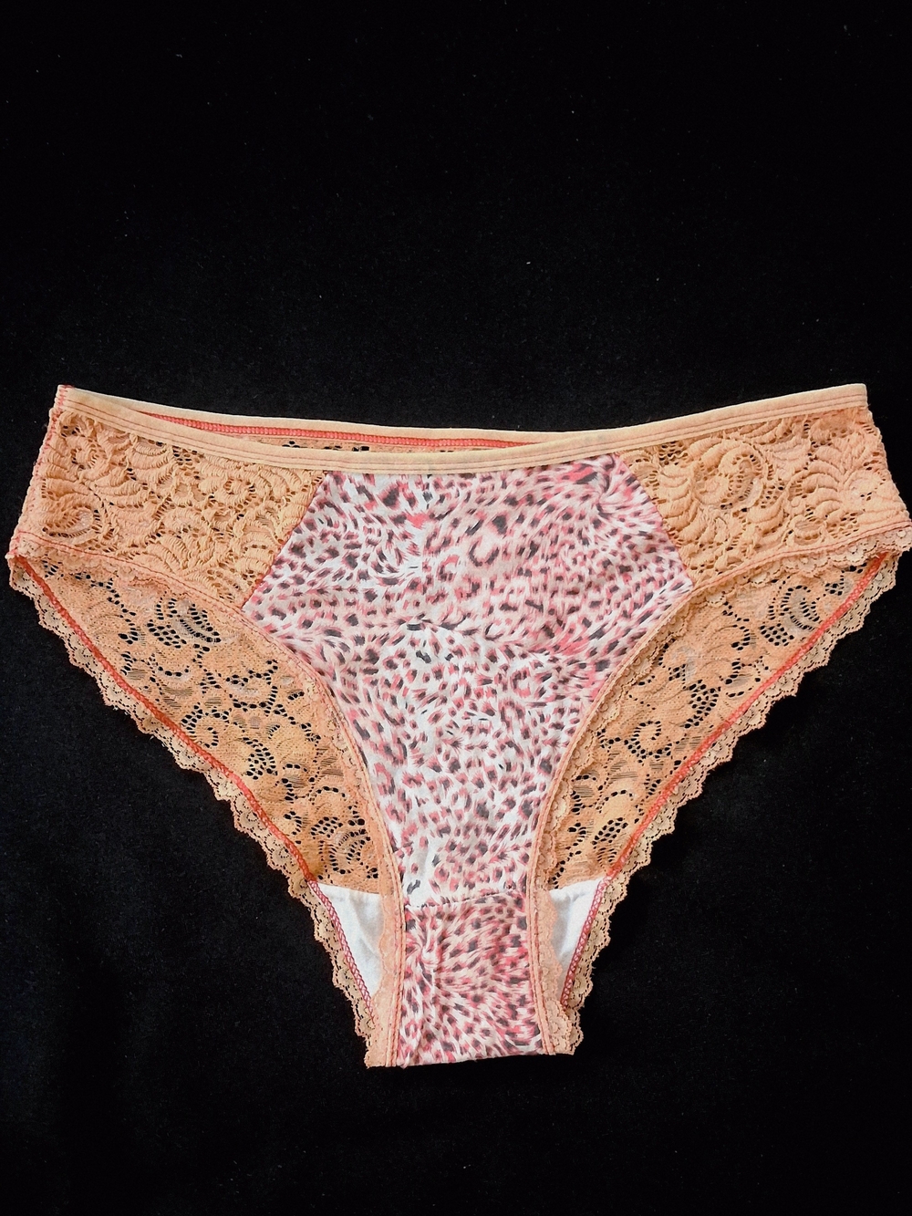 Lace-Trim Leopard Bikini Panty in Peach